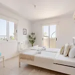 Majestic Sea View Apartament