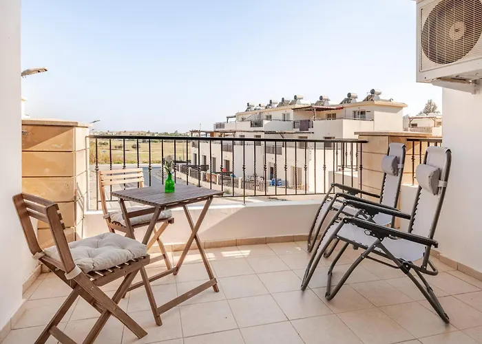 Апартаменты Majestic Sea View Терсефану