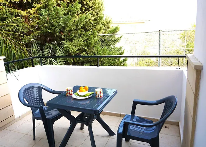 Majestic Sea View Терсефану